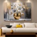 Magnolienblüte in Gold Abstrakte Wandkunst
